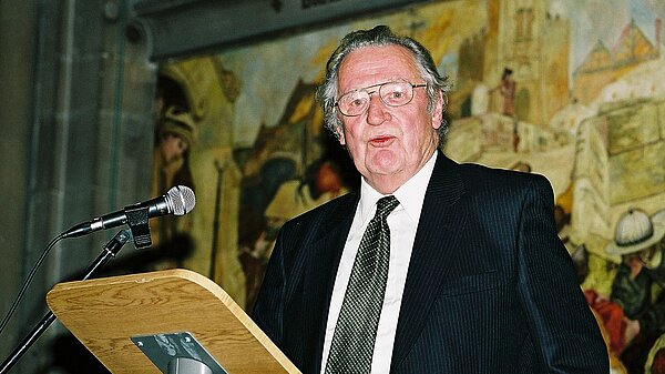 Former president Viv Bingham