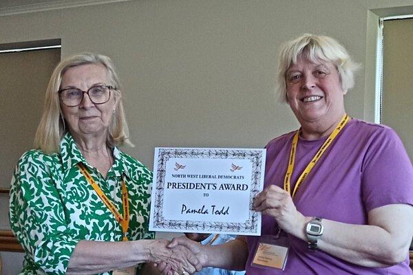 Pamela Todd receives award from regional president Jackie Pearcey